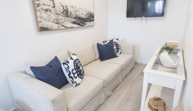 Hampton Style Coastal Apartment