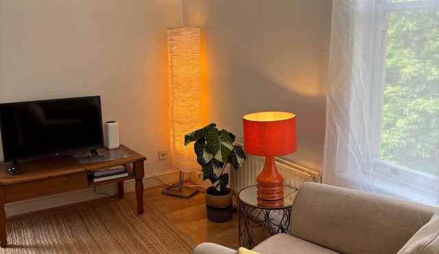 Hampton Wick: 2 Bed 2 Bathroom