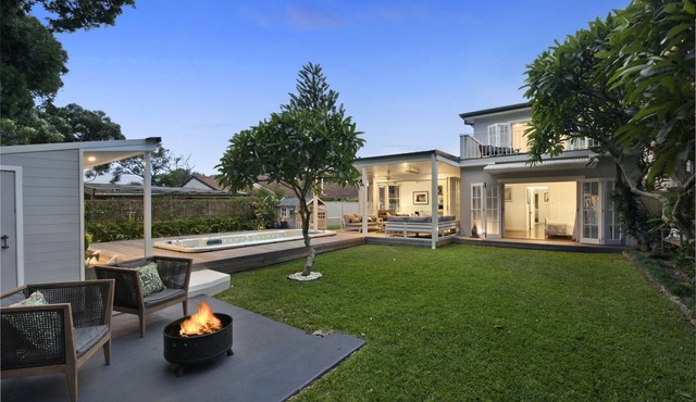 Hamptons Beach House at Curl Curl