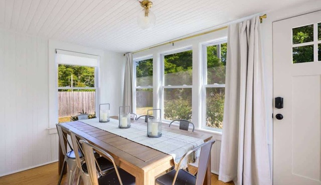 Hamptons Cottage, Sleeps 7