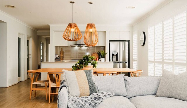 Hamptons Haven; Luxe 4 bedroom, 2 bathroom, WIFI