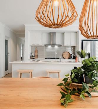 Hamptons Haven Luxe 4 bedroom, 2 bathroom, WIFI, Great for wedding stays Managed by Host On The Coast