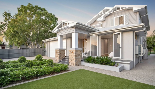 Hampton’s Living on the Beachfront