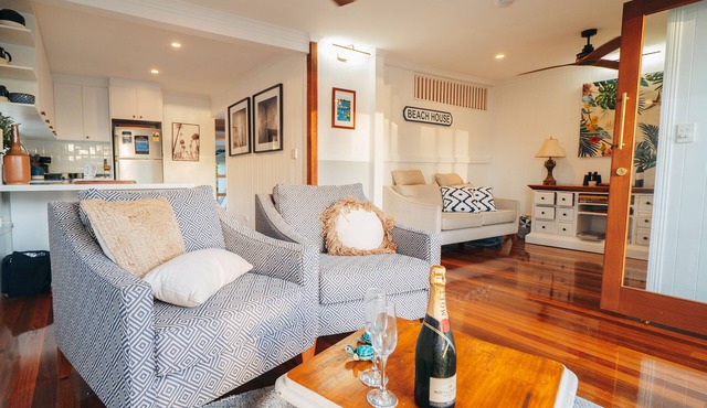 Hamptons on Queen - Sunset Water Views