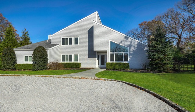 Hamptons Private Oasis: Heated Saltwater Pool, Jacuzzi, Tennis, BBQ