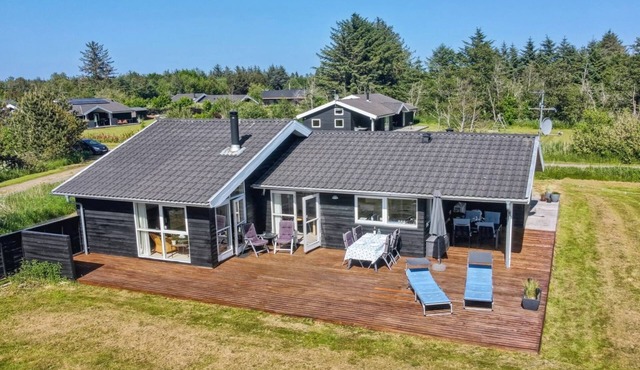 "Hampus" - 500m from the sea by Interhome
