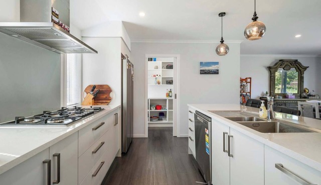 Hamurana Hotspot - Walk to the Lake & Golf Course