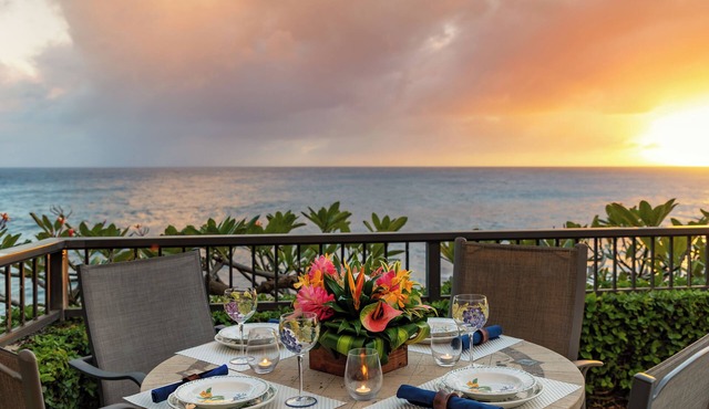 Hana Hou Hale Pacific Ocean Front Villa and Guest House