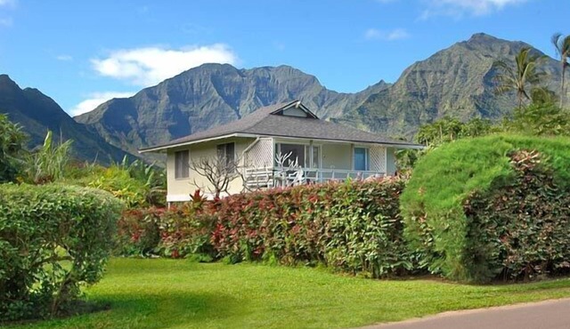 Hanalei Hideaway, walk to picturesque Hanalei Bay!