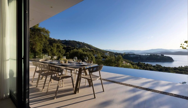 Hanassa - Four Bedroom Villa, Sleeps 8