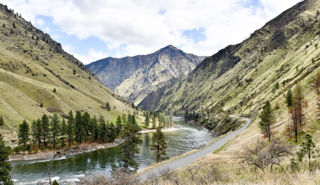 Hand Crafted Log Cabin On The Salmon River With Private Sand Beach