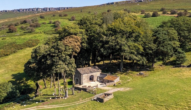 Handcrafted barn conversion in the heat of the Peak District