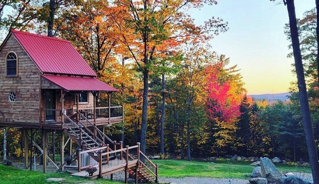 Handcrafted NH Treehouse · 2hr Boston · Fire Pit, Lake, Stargazing