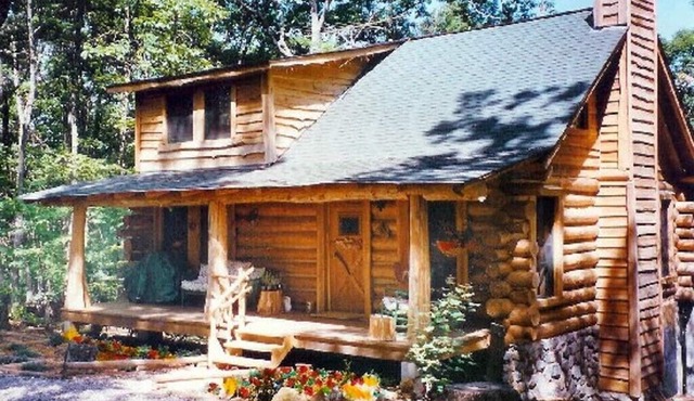 Handmade Log Cabin w/Full-Length Private Screened Balcony, atop Small Mountain