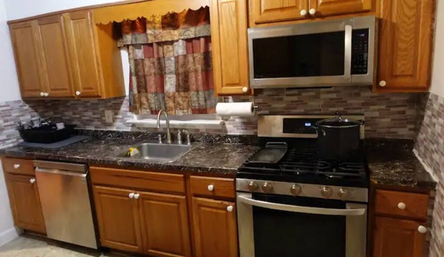 Handsome Home - 4 minutes close to Metro