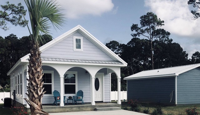 🏖✈️ Hangar #13 ✈️🏖Pool! Pet Friendly Cottage in Mexico Beach 🐾 🐾