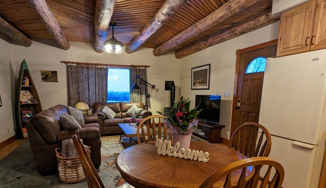 Hangin' Heart Ranch Guest House w/Western Sunsets