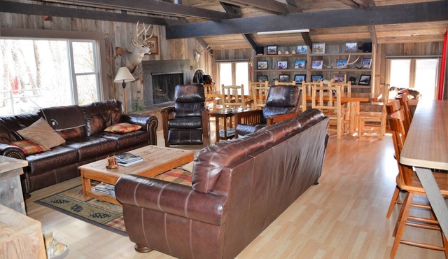 Hanging Bull Lodge