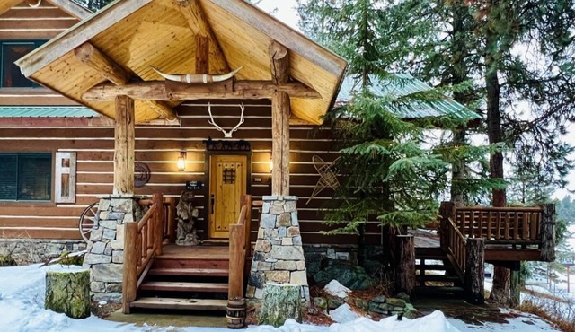 Hanging Rock Cabin Su