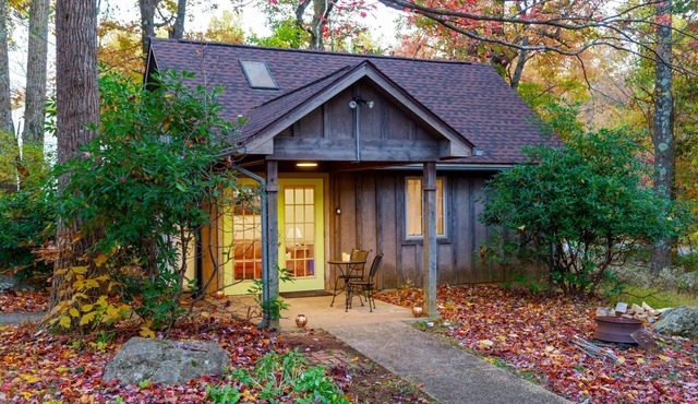 Hanging Rock Cabin -