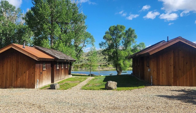 Hangman’s Guest Ranch - Kingfisher Cabin. Entire cabin by historic Virginia City