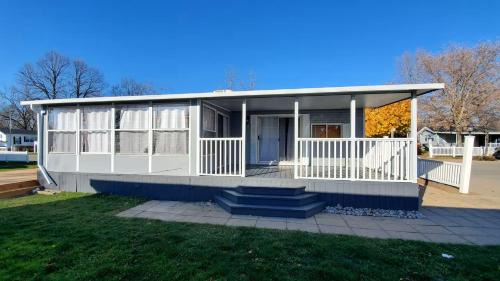 Hangout at Sherkston Shores Resort by Lake Erie Beaches