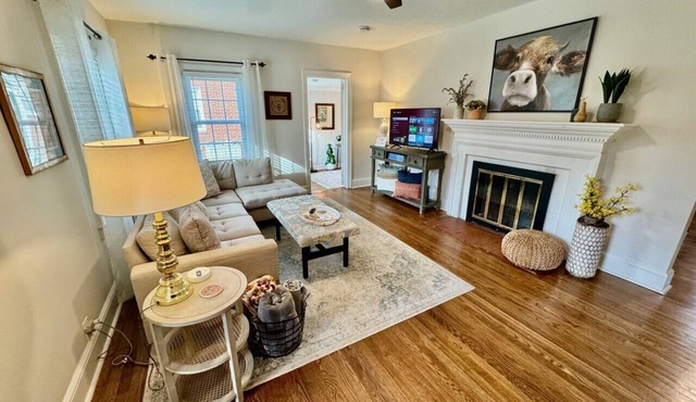 Hank`s Place - Cheerful Bungalow near HPU
