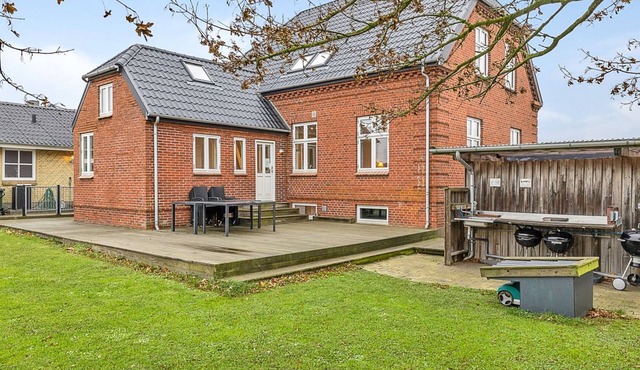 "Hanni" - 600m from the sea by Interhome