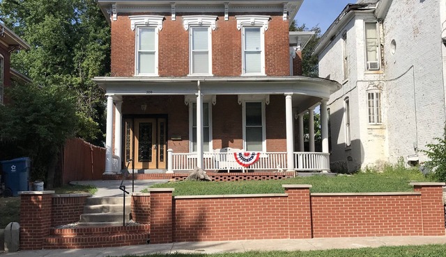 Hannibal House ~ Walking Distance From Historic District