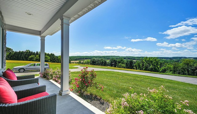 Hanover Retreat w/Pool, Near Codorus State Park!