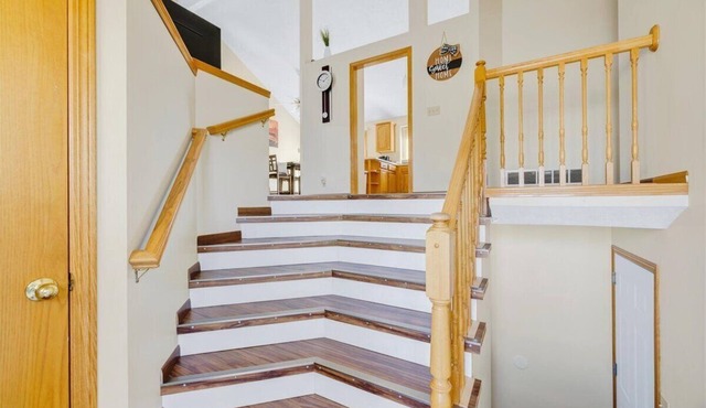 Hanover. Stylish pet friendly home. No pet fee