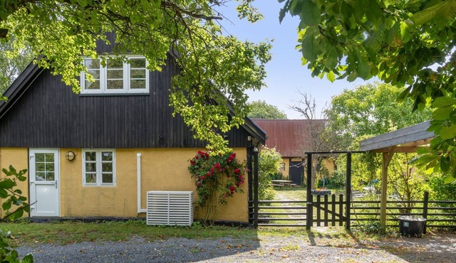 "Hansen" - 5.2km from the sea by Interhome