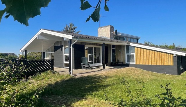 "Hansen" - 600m from the sea by Interhome