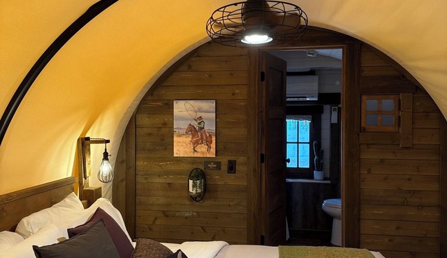 Hansen Inn and Cabins
