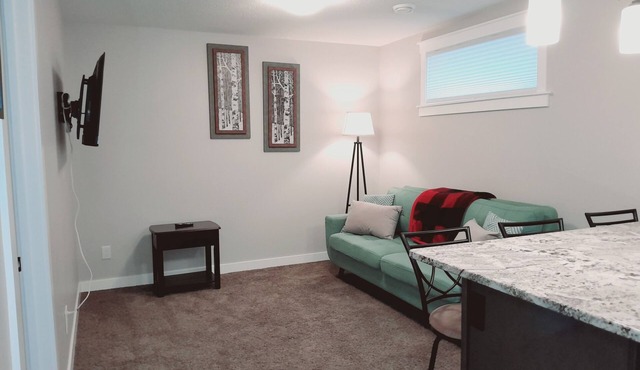 Hanuel’s Place is an elegant and cozy suite in Regina Saskatchewan, Canada