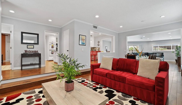 Happiest Vacation Homes -Walk to Disneyland & Convention Center