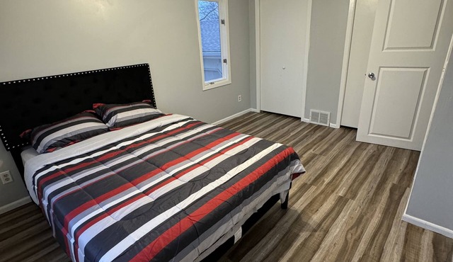 Happiness Hideaway: 6BR Tranquil Gem, 15min from Downtown Minneapolis