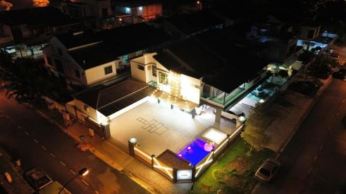 Happinezzmo HomeStay Mutiara Rini