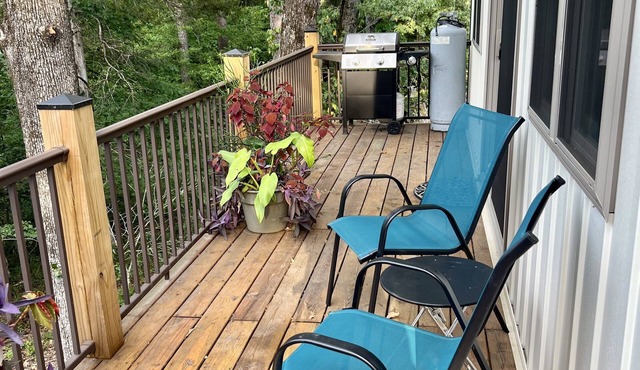 Happy Bend Hideaway with Lake Front View & Access
