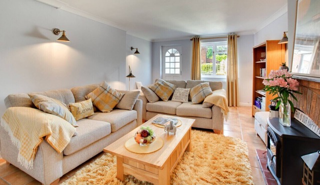 Happy Daze - Two Bedroom House, Sleeps 4