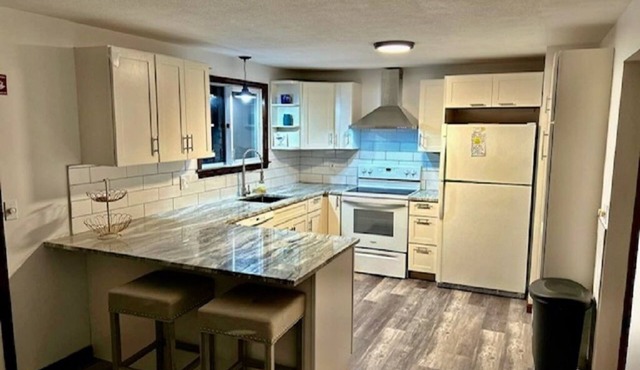 HAPPY ESCAPE a super comfy cozy space in a quiet intimate setting.