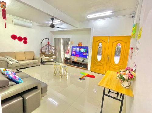 Happy Gather Homestay 欢聚阁