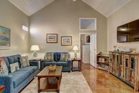 Happy Harbor at Pirates Bay Resort