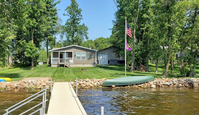 Happy Harry's Hideaway- Lake Sullivan!