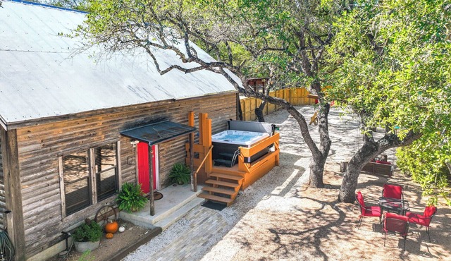 Happy Hideaway I Hot tub, stargazing!