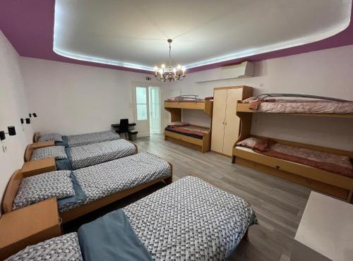 Happy Hostel