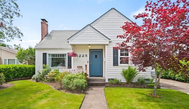 Happy House - Near 3rd Street wine getaway