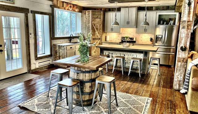 Happy House on Cross Lake! Newly renovated and sleeps 12