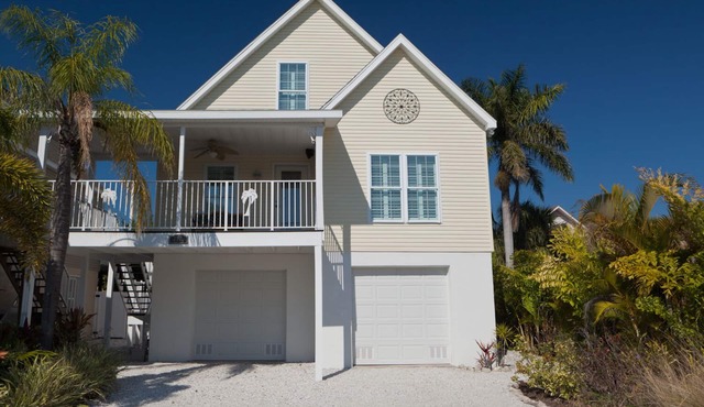 Happy Island Cottage with Heated Private Pool