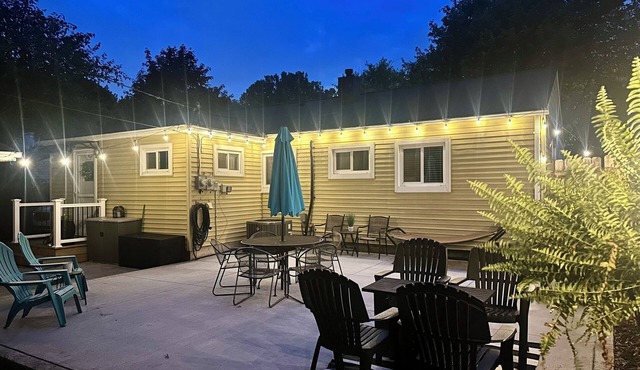 Happy Little House! Clean, Cozy, Cute King Bed